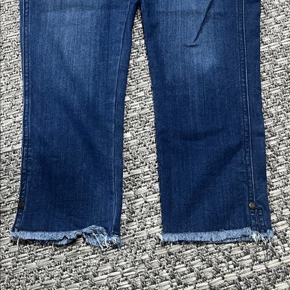 Guess | Distressed Cut Off Jeans - Picture 2 of 13